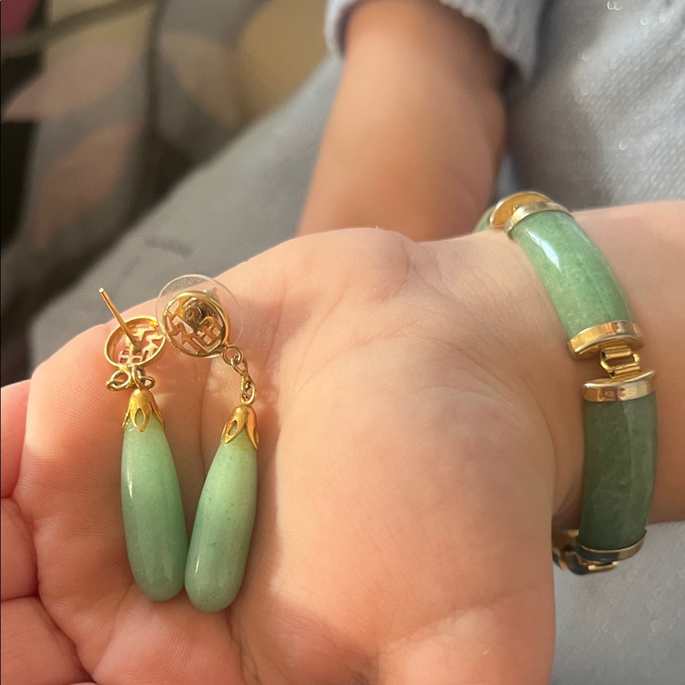 Elegant Green and Gold Jewelry Set